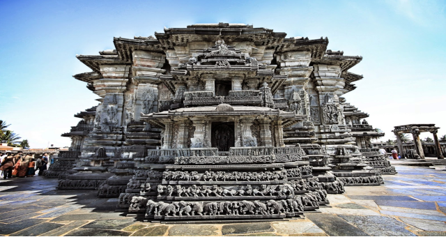 belur and halebid temple,cabsrental.in